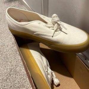 Van’s Eco friendly edition crème size 7.5 women’s